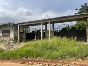 School Building on 6 Plot of Land for Sale at West Trasacco