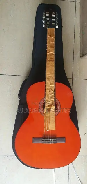 Yamaha Acostic Guiter