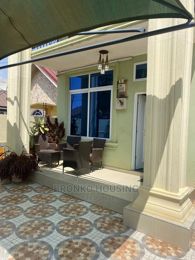 3bdrm House in Bronko Housing, Baatsona Total for rent