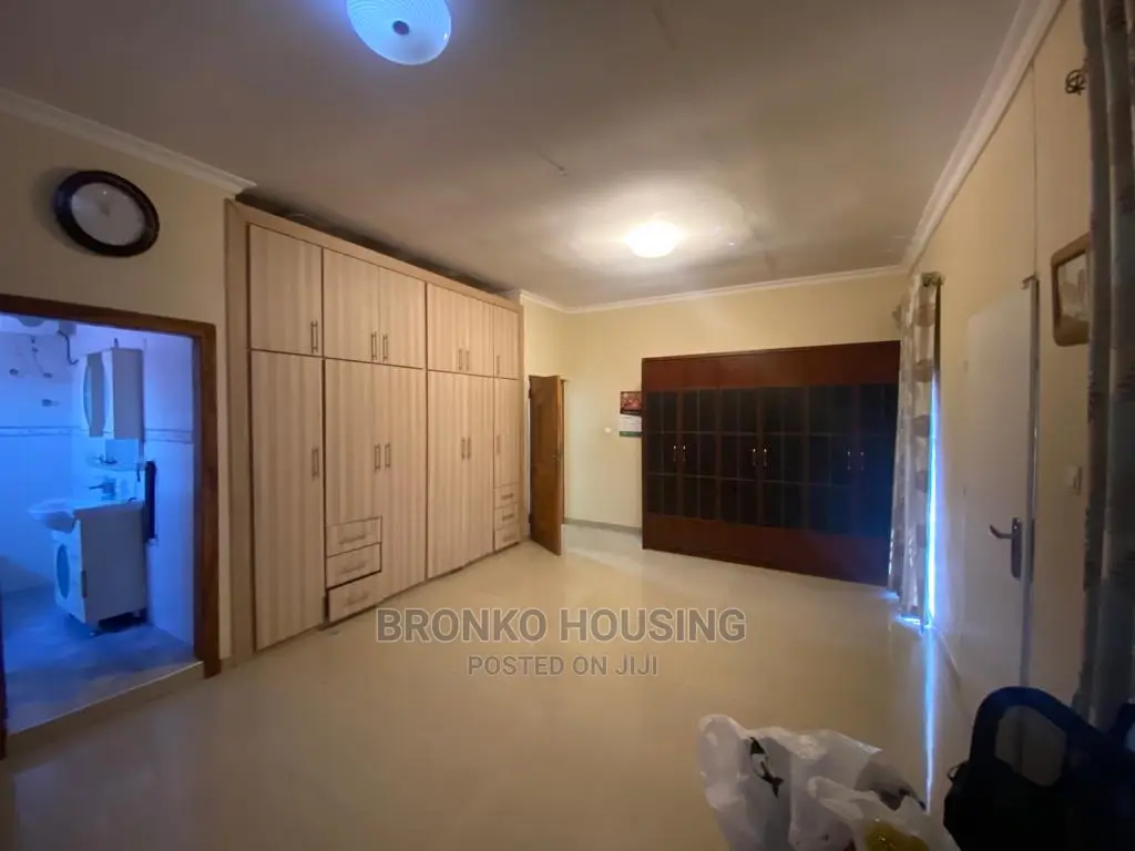 3bdrm House in Bronko Housing, Baatsona Total for rent
