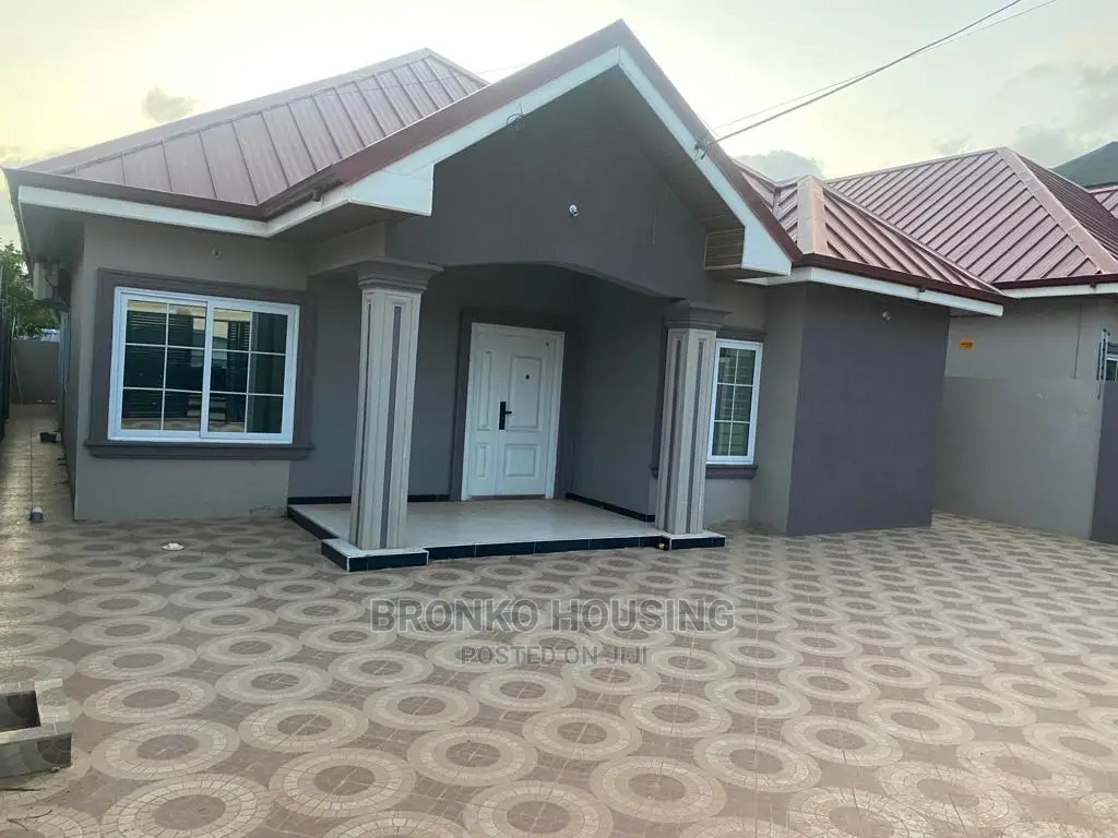 3bdrm House in Bronko Housing, Spintex for rent