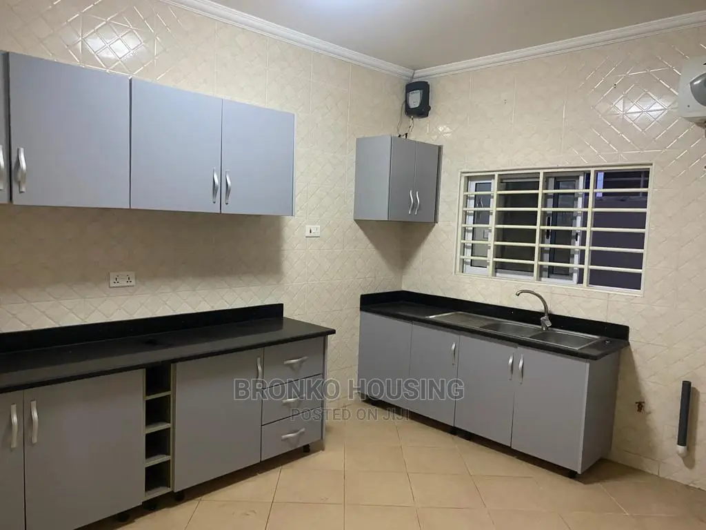 3bdrm House in Bronko Housing, Spintex for rent