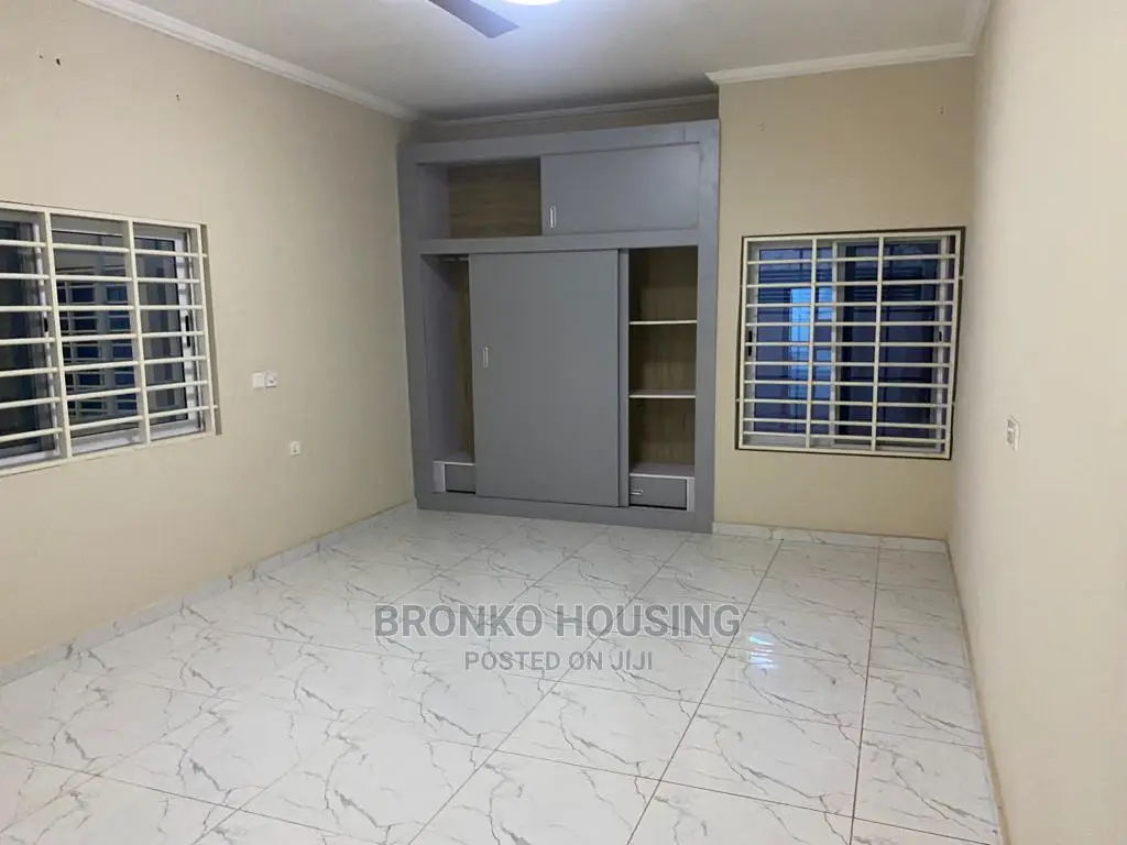 3bdrm House in Bronko Housing, Spintex for rent