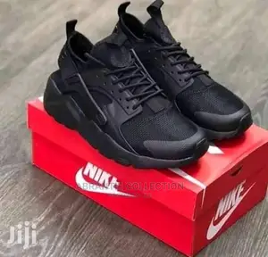 Nike Huarache Triple Black