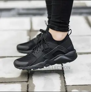 Nike Huarache Triple Black