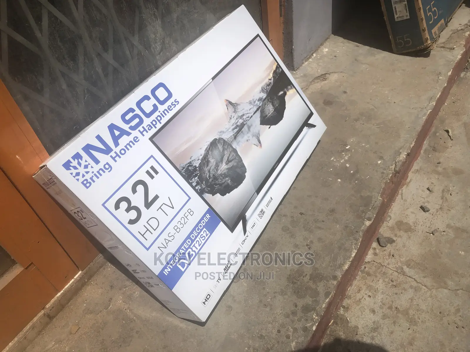 Thin Light Nasco Nas-h32fb 32 Inch Digital Satellite LED TV