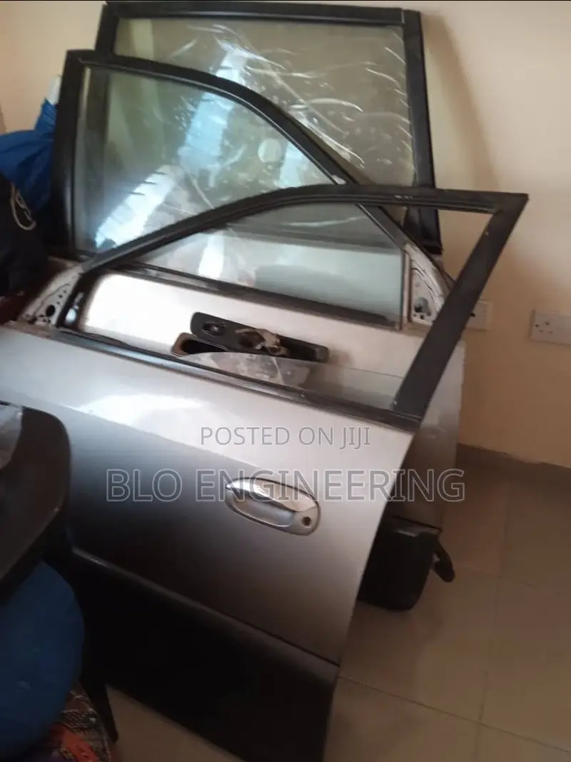 Kia Carens I Doors