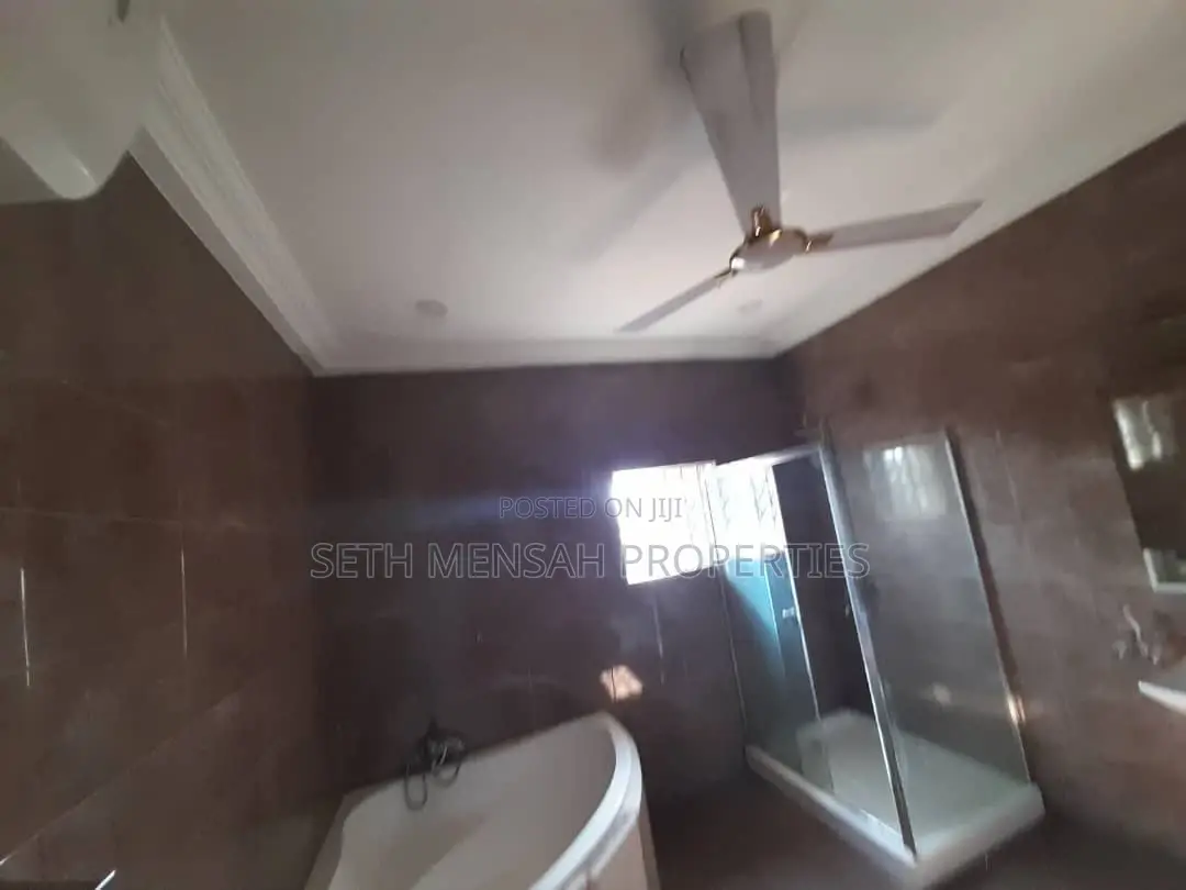 5bdrm House in 5 Bedroom House For, Adjiriganor for Rent