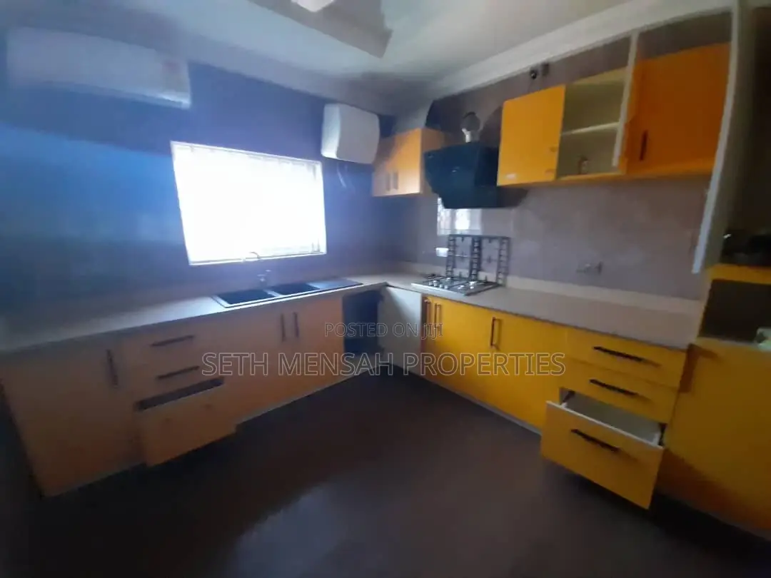 5bdrm House in 5 Bedroom House For, Adjiriganor for Rent