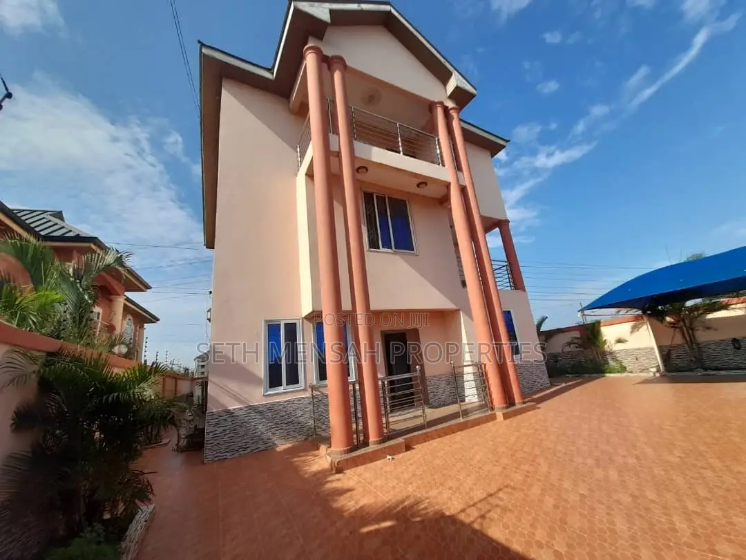 5bdrm House in 5 Bedroom House For, Adjiriganor for Rent
