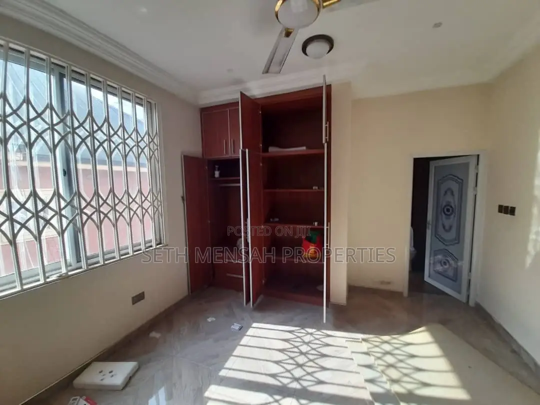 5bdrm House in 5 Bedroom House For, Adjiriganor for Rent