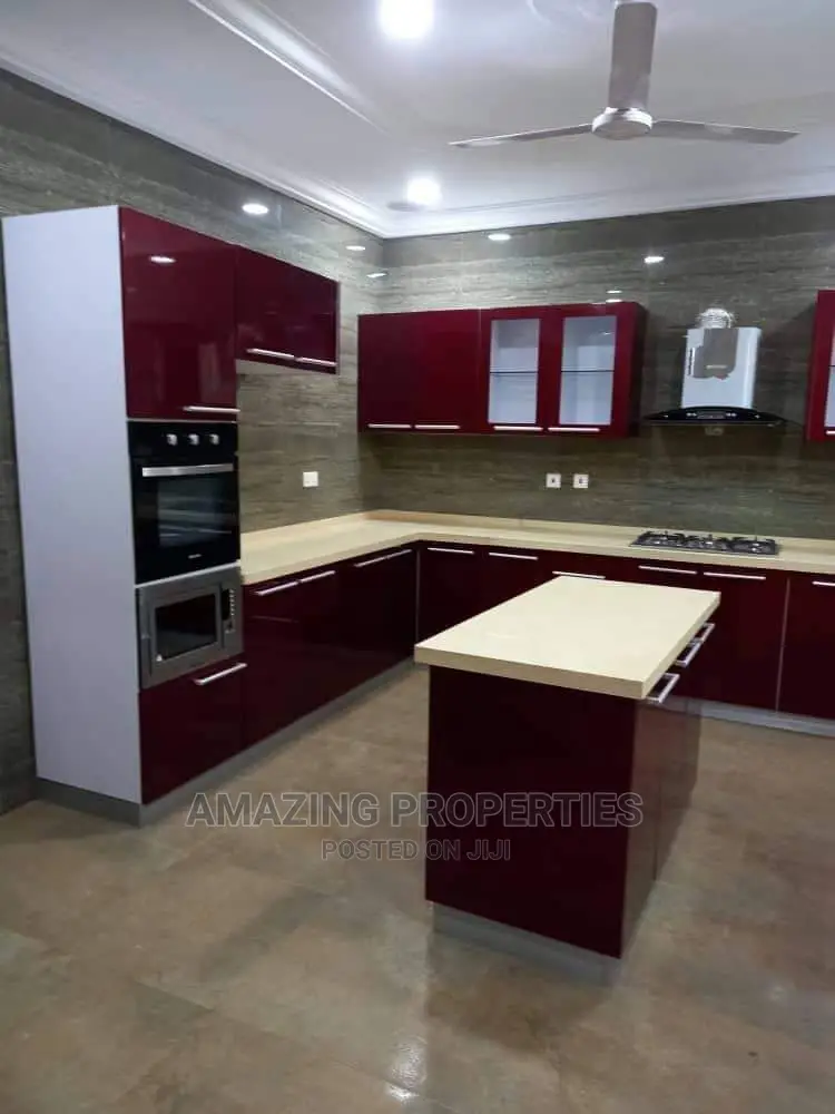 5bdrm House in Post 
Location:, Dworwulu for Rent