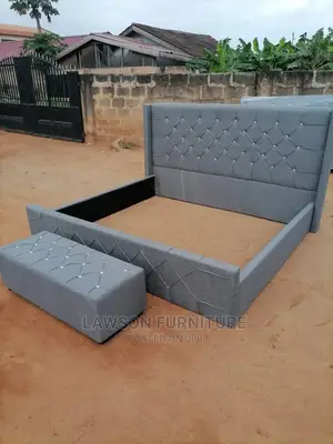 King Size Bed With Ottoman