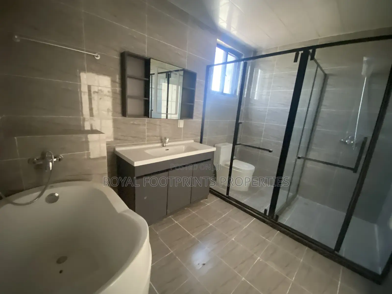 4bdrm House in Royal Footprint, East Legon for Rent