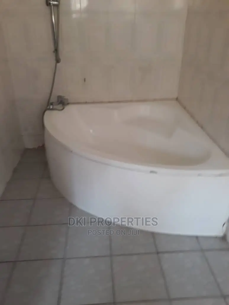 4bdrm House in Dki Properties, Cantonments for Rent