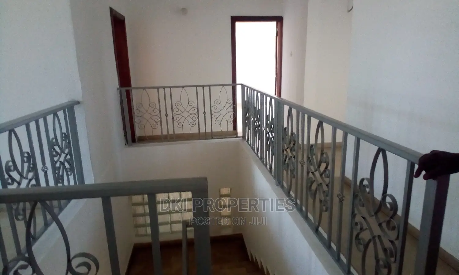4bdrm House in Dki Properties, Labone for Rent