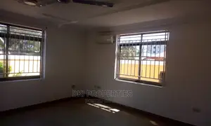 4bdrm House in Dki Properties, Labone for Rent