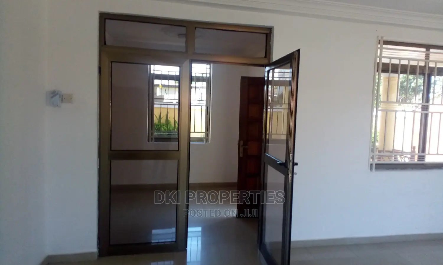 4bdrm House in Dki Properties, Labone for Rent