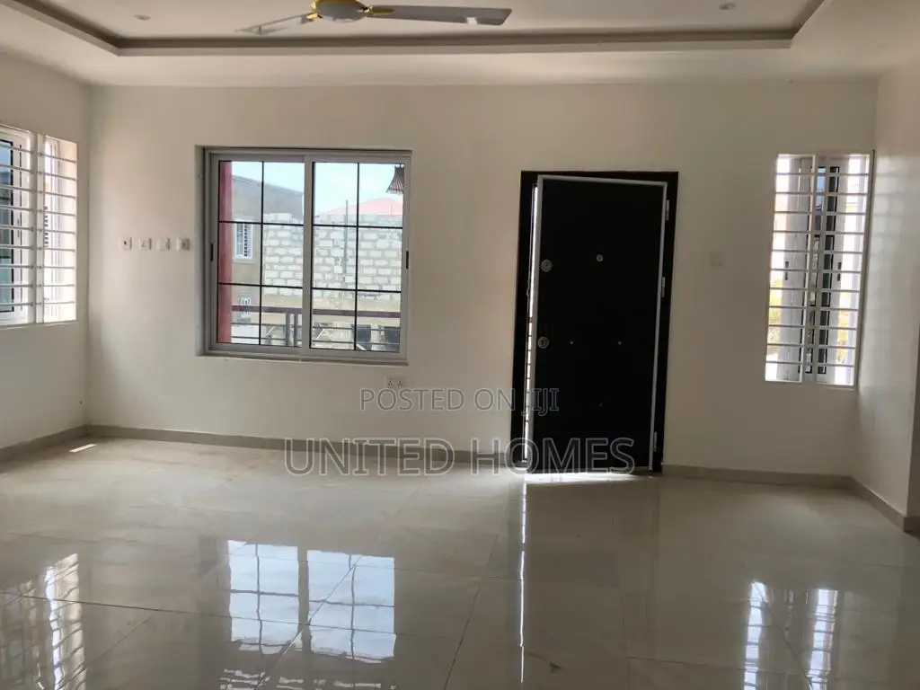 4bdrm House in Achimota for Sale
