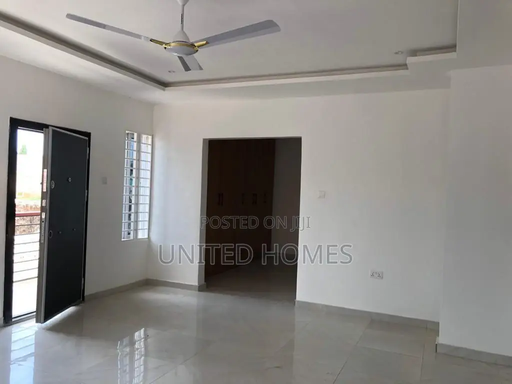 4bdrm House in Achimota for Sale