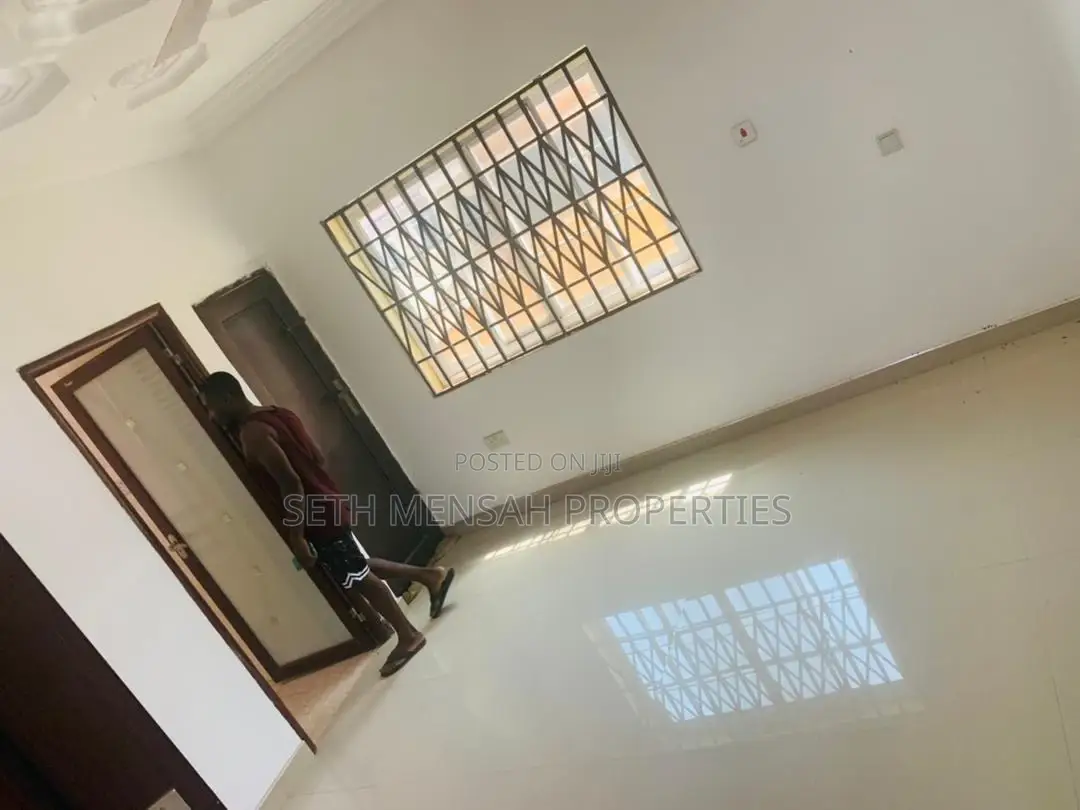 5bdrm House in 5 Bedroom House For for sale