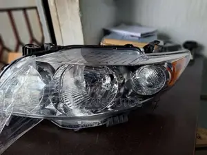 Toyota Corolla 2011 Headlights