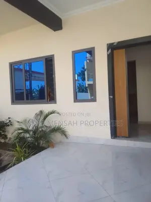 4bdrm House in Skm, Mile 7 for Sale