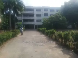 For Sale 30 Offices With Apartments Has Road at North Ridge