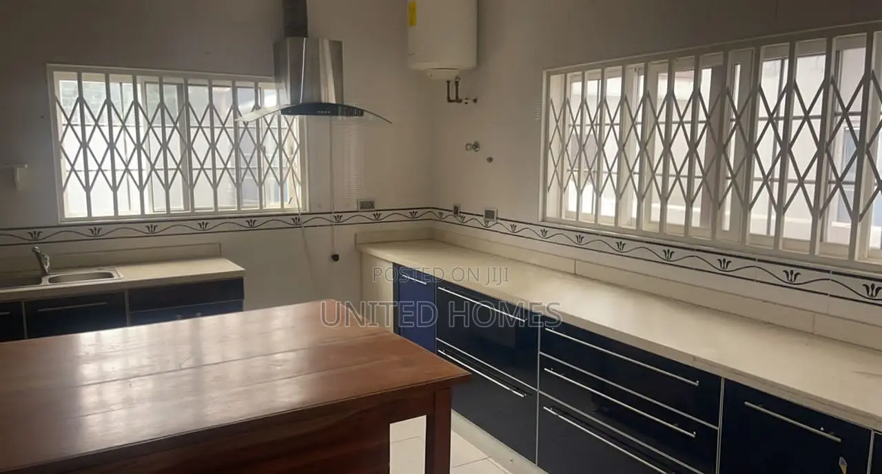 5bdrm House in Cantonments for Rent