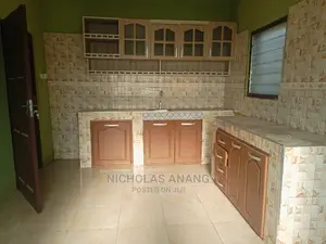 2bdrm Apartment in Dorns Properties, New Town for rent
