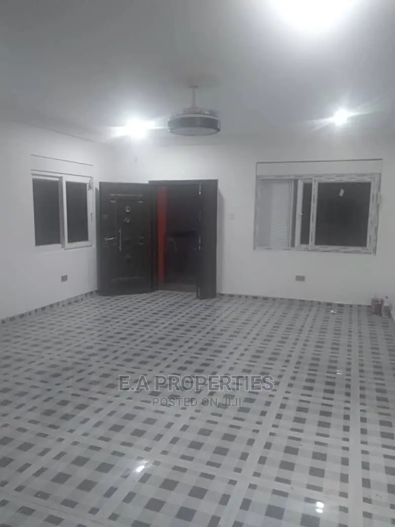 2bdrm Apartment in E a Propertis, School Junction for Rent