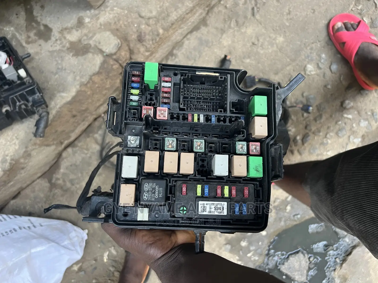 HYUNDAI SANTA-FE 2016 Engine Fuseboard