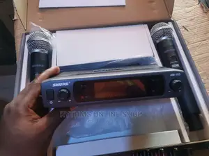 Shure Cordless Mic (AM-103)