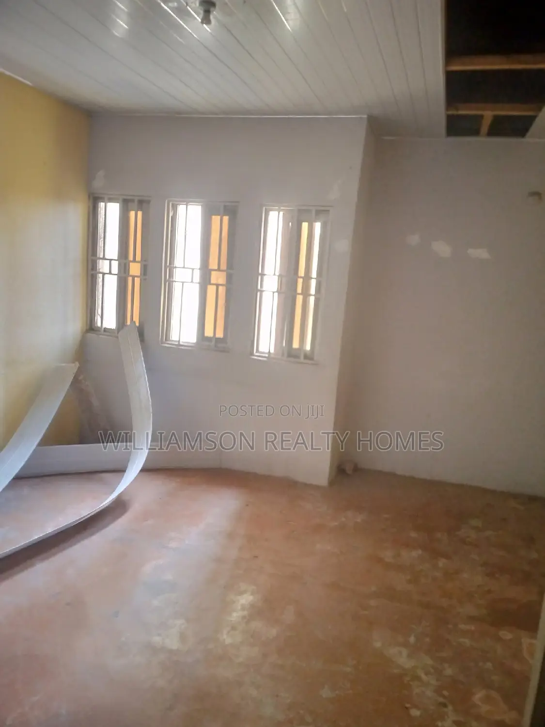 1bdrm Apartment in Community 18, Spintex for rent