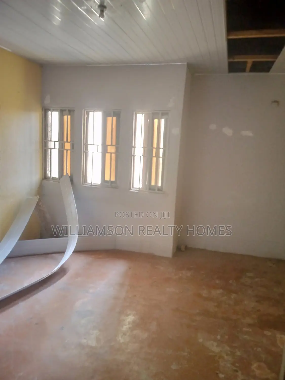 1bdrm Apartment in Community 18, Spintex for rent