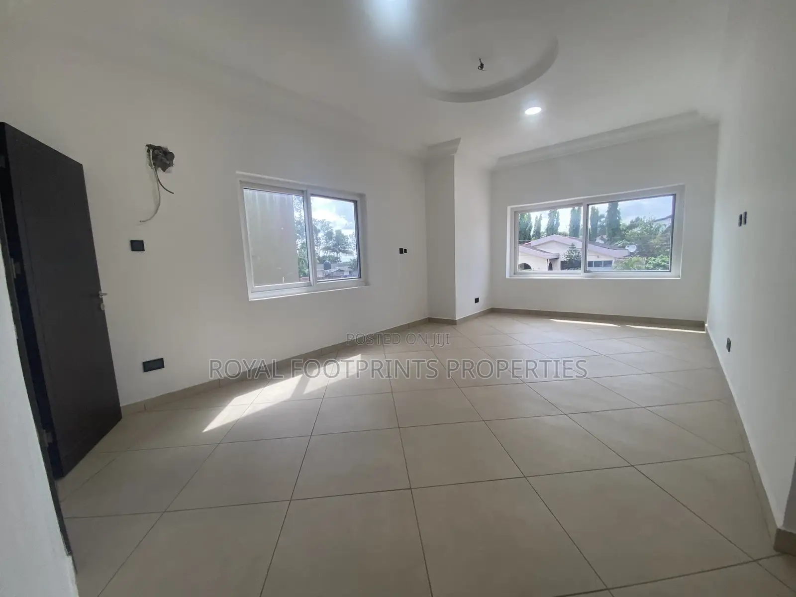 4bdrm House in Airport Residential Area for Sale