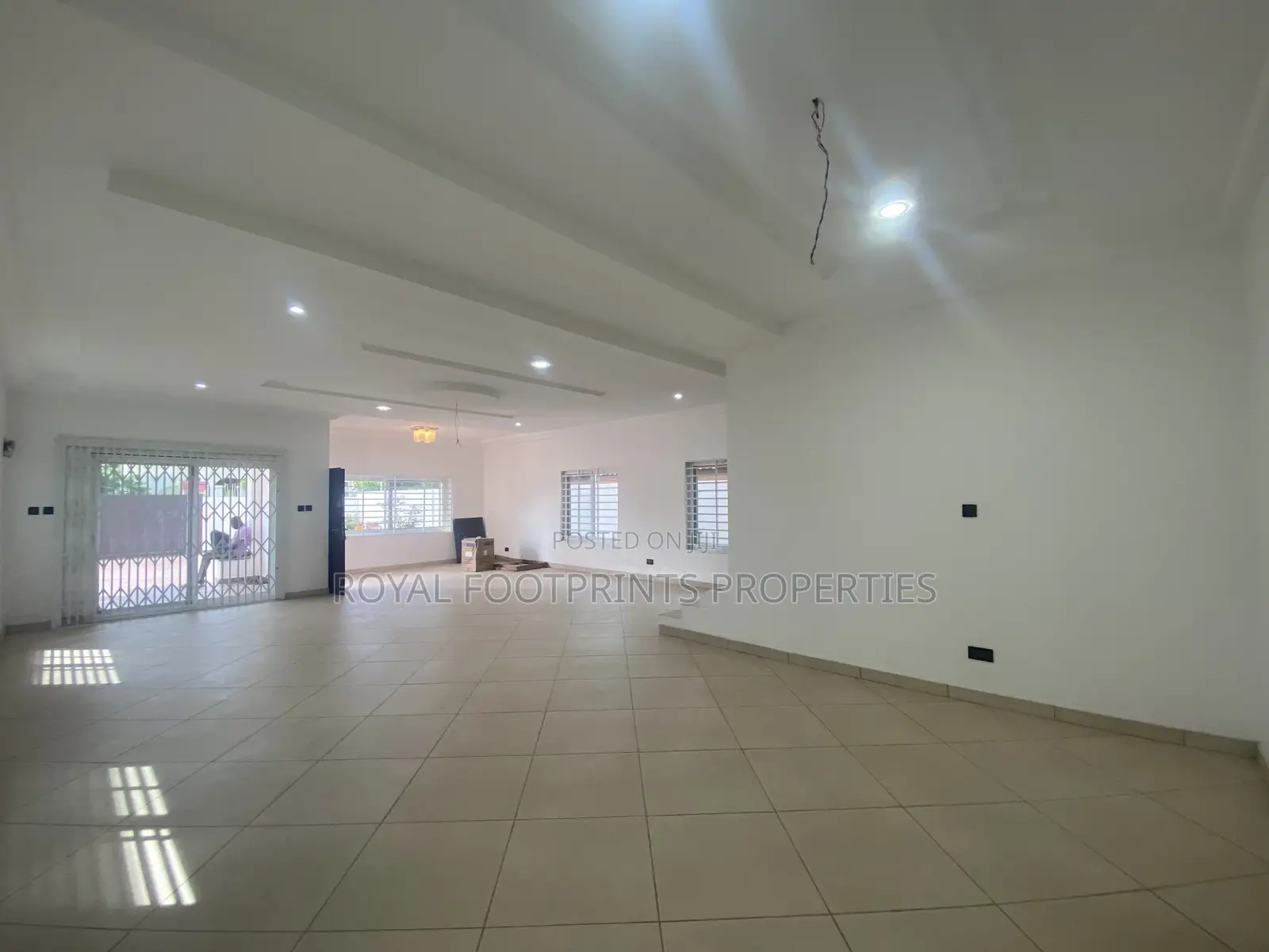 4bdrm House in Airport Residential Area for Sale