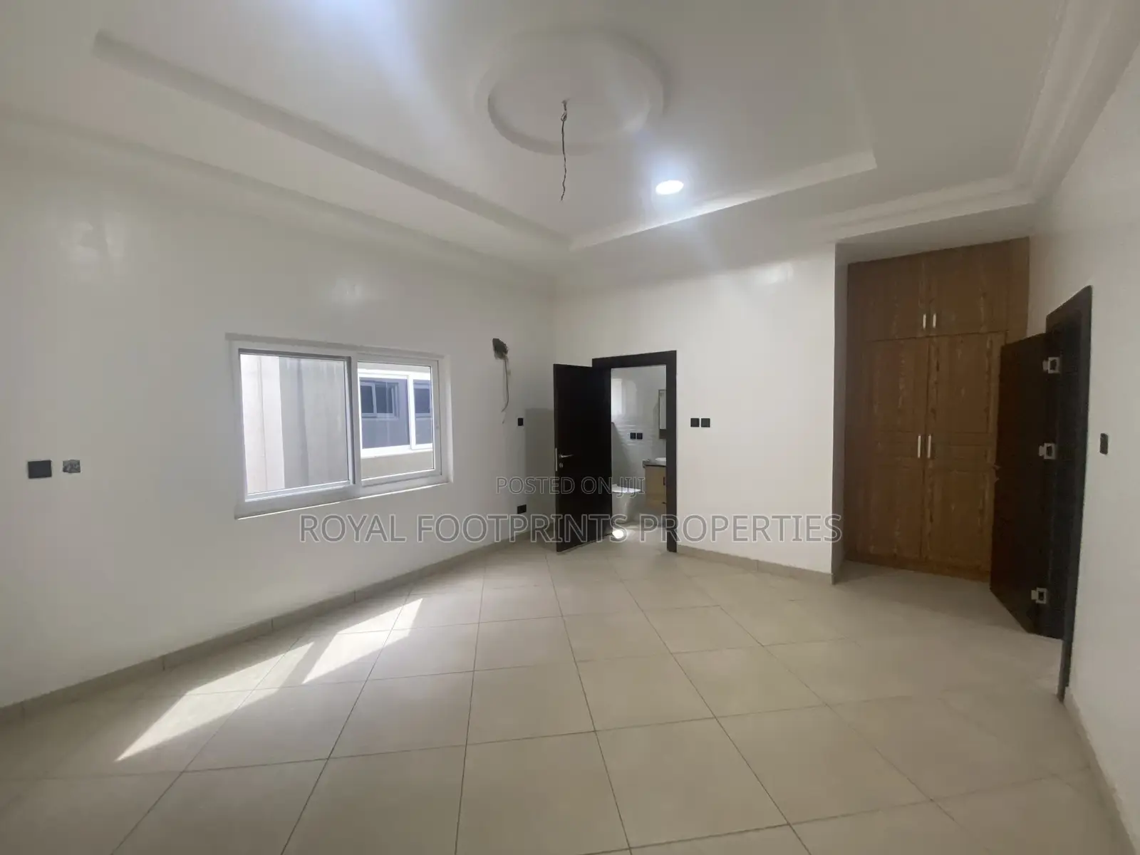 4bdrm House in Airport Residential Area for Sale