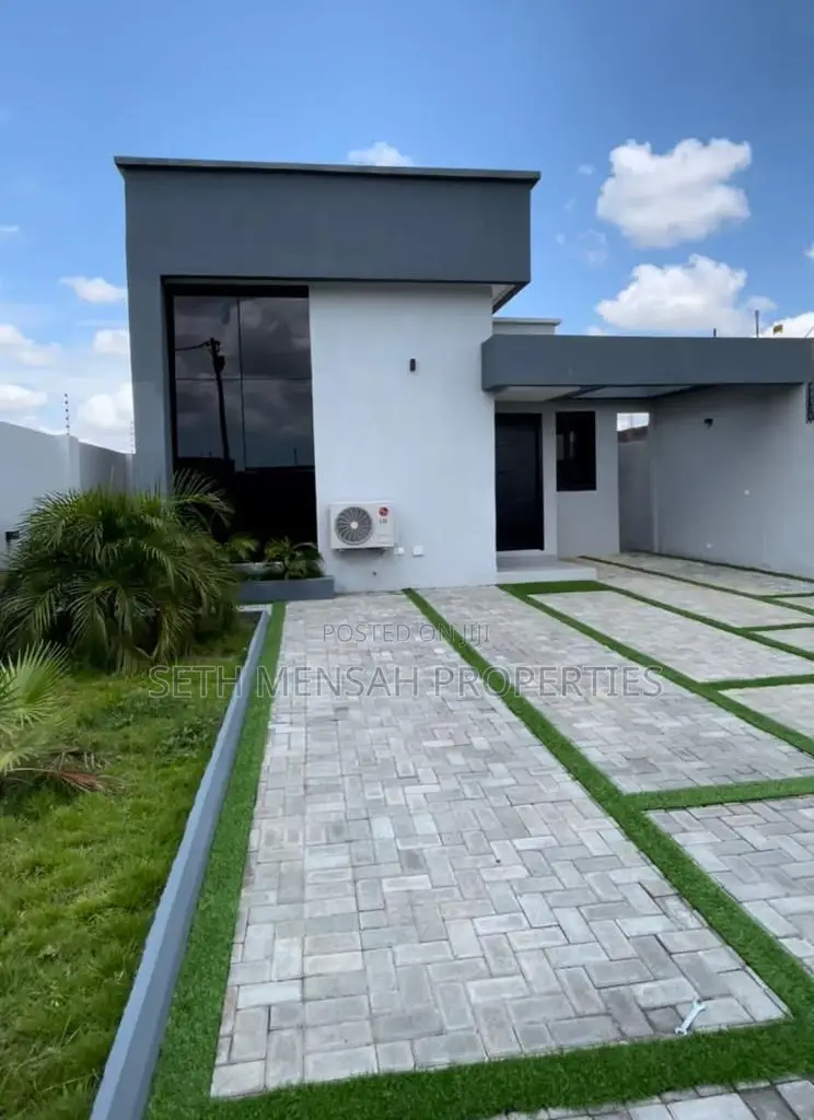 3bdrm House in 3 Bedroom House For, East Legon for Sale