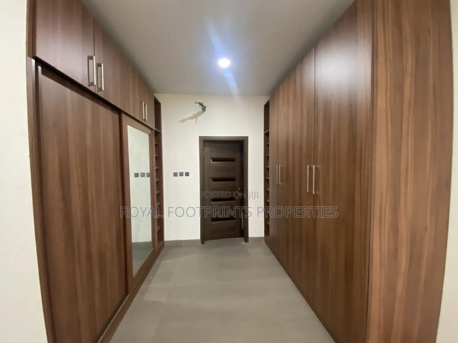 5bdrm Mansion in Royal Footprint, East Legon for Sale