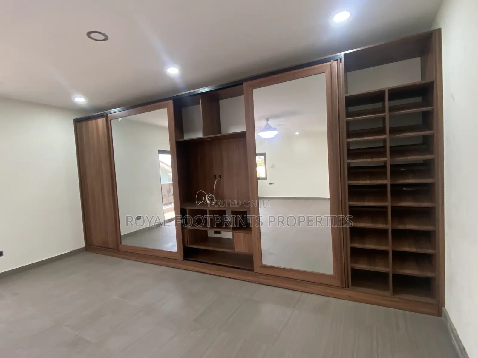 5bdrm Mansion in Royal Footprint, East Legon for Sale