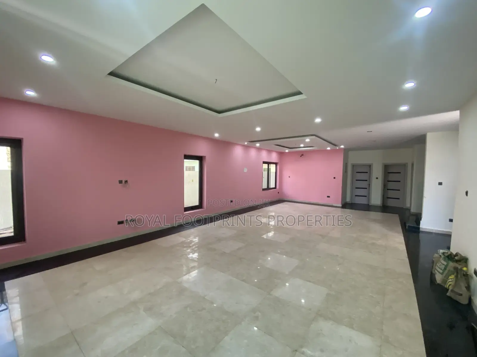 5bdrm Mansion in Royal Footprint, East Legon for Sale