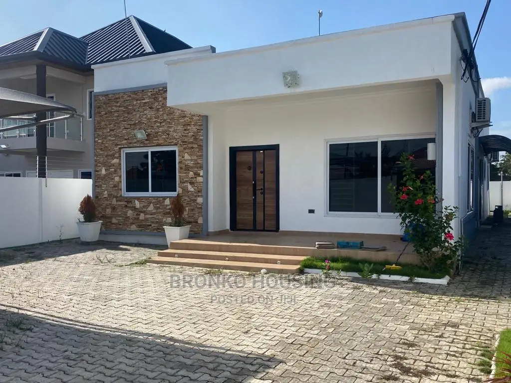 3bdrm House in Bronko Housing, Spintex for rent