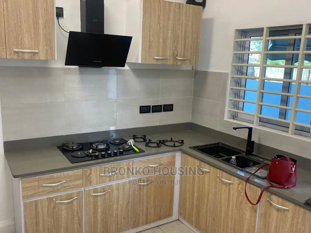 3bdrm House in Bronko Housing, Spintex for rent