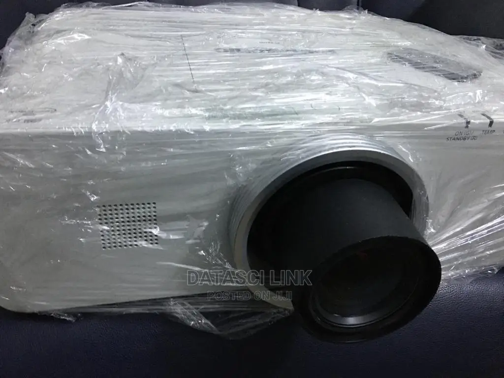 Panasonic Projector 6000lumens