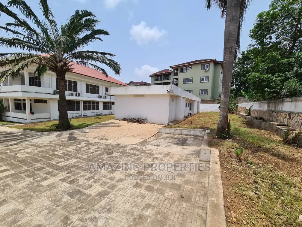 4bdrm Farm House in 4-Bedroom Self, Airport Residential Area for Rent