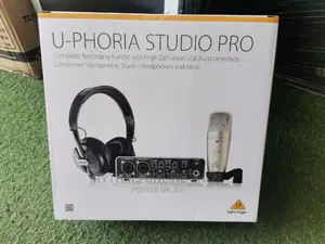 Behringer U-Phoria Studio Pro Bundle