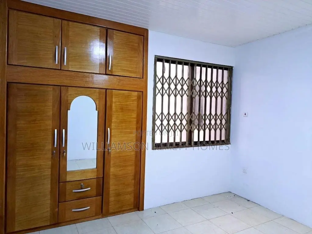 5bdrm House in Hfc Estate, Spintex for rent