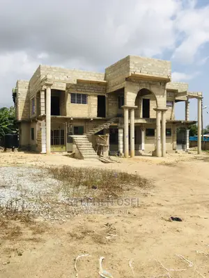Chief Building Contractor
