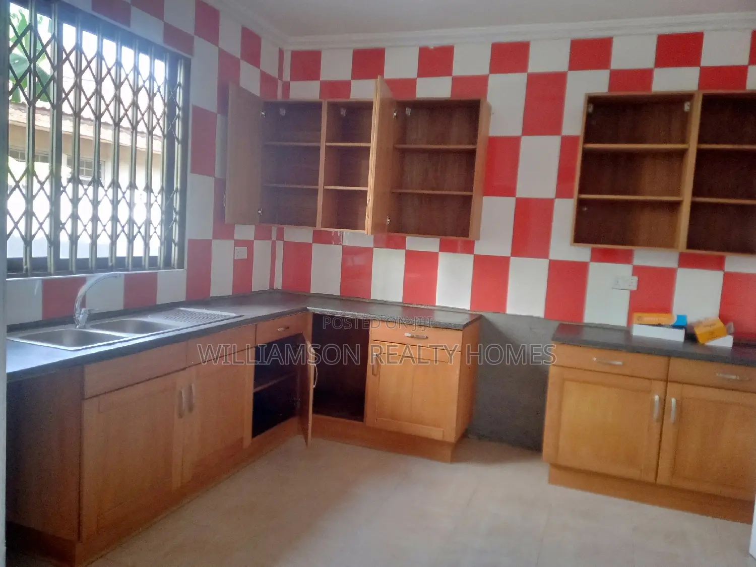 5bdrm House in Hfc Estate, Spintex for rent